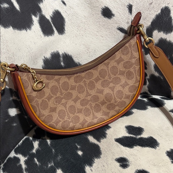 #71 COACH - Picture 1 of 1